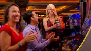 Live casino chân thực với dealer trực tiếp, trải nghiệm tức thì
